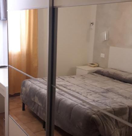 Locanda Il Burchiello Oriago Di Mira Luaran gambar