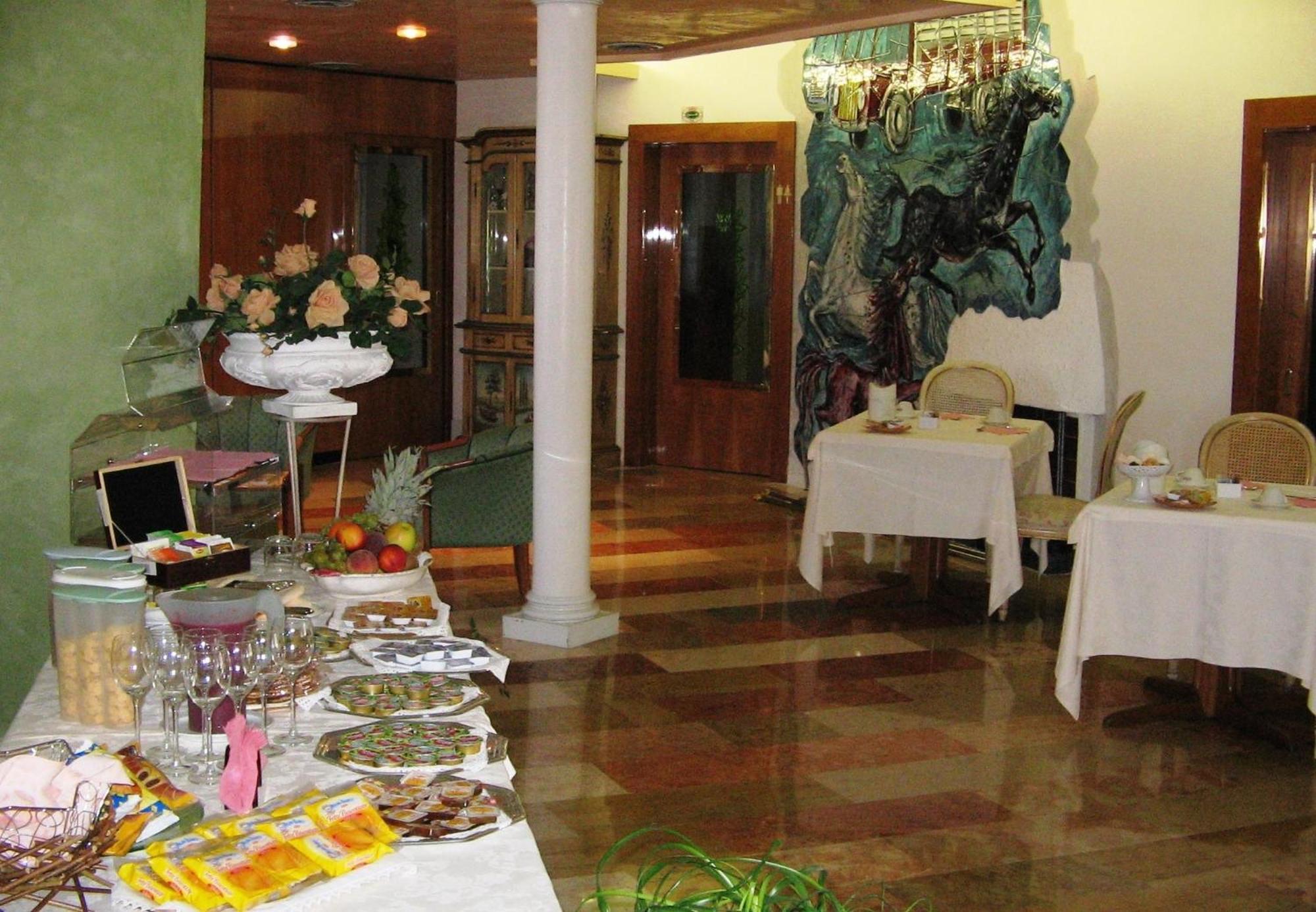 Locanda Il Burchiello Oriago Di Mira Luaran gambar