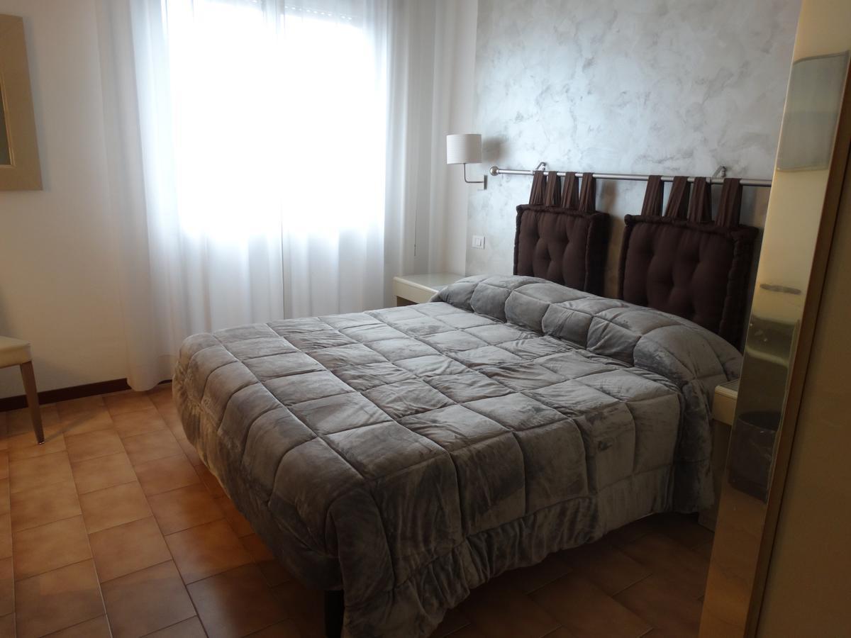 Locanda Il Burchiello Oriago Di Mira Luaran gambar